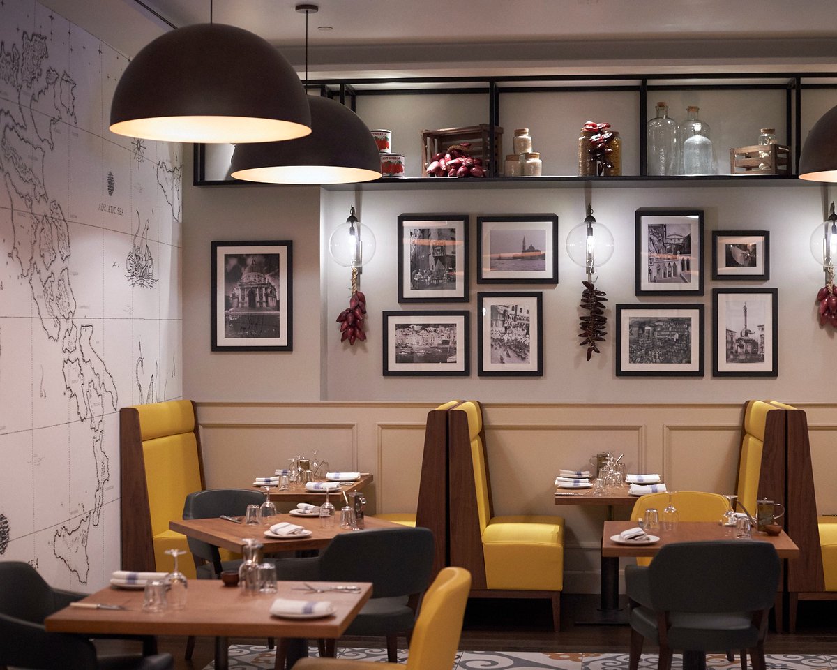 We're perfectly located in central London 🇬🇧 walking distance to the best shopping destinations, museums and theaters 🎭

#mercantelondon #italianrestaurant #restaurant #lunchmayfair #dinner #restaurantlondon #discoverlondon