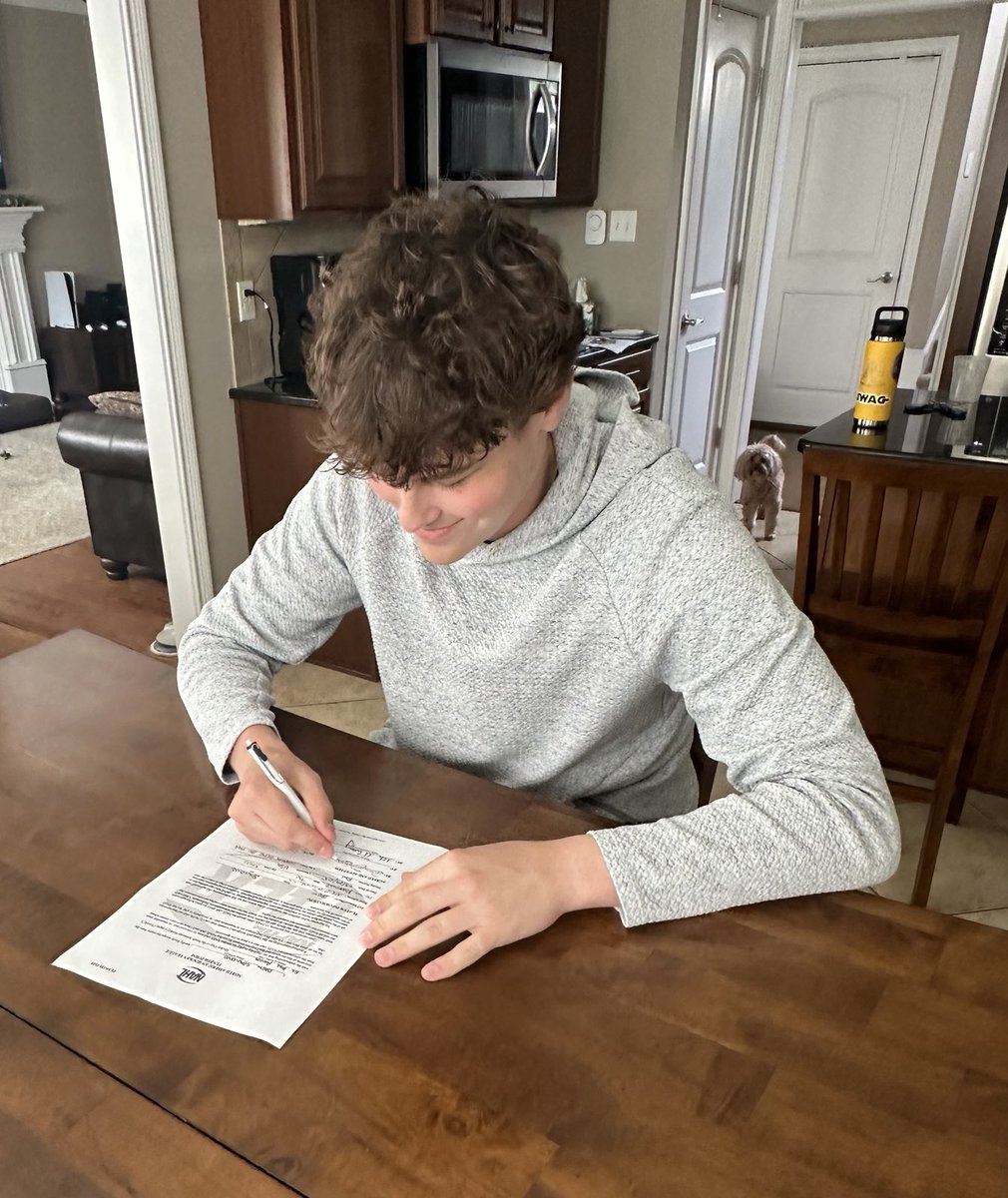 dmaciuk's tweet image. ⁦@NAHLHockey⁩ ⁦@El_Paso_Rhinos⁩ Drew Spaulding signing tender #resultsmatter