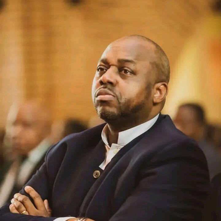 drackNgoy4's tweet image. Pour la sortie du gouvernement, on doit tenir compte du poids politique de chaque regroupement. 
Il sied de rappeler que la plateforme #AAAP de SEM @TonykankuShiku7 , est la 3e  force politique au sein de la majorité au parlement, mérite une bonne représentation au Gouvernement