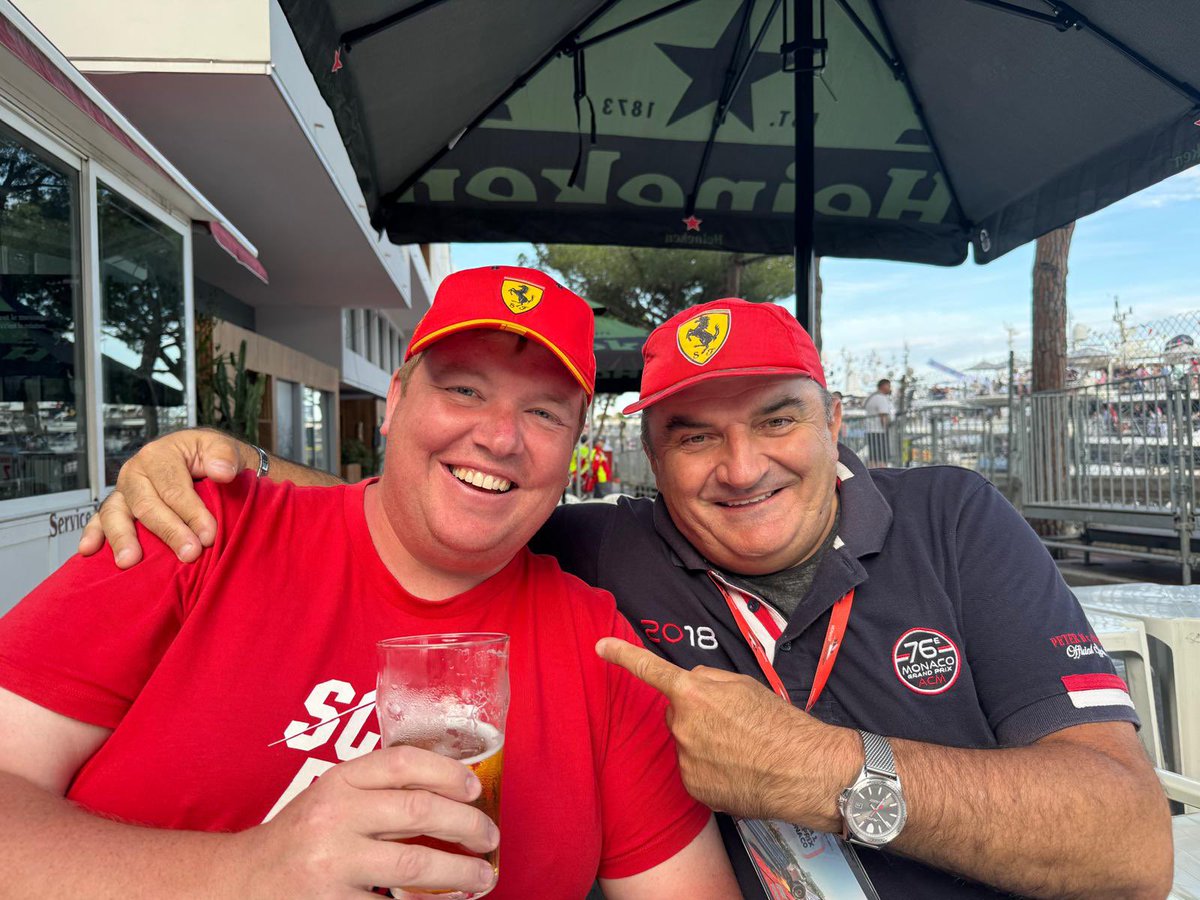 lesmo27's tweet photo. Absolutely happy to hug one of the dearest friend of mine, the best @ScuderiaFerrari fan of the world.

@forzaferrari7 https://t.co/minKfZfh0W