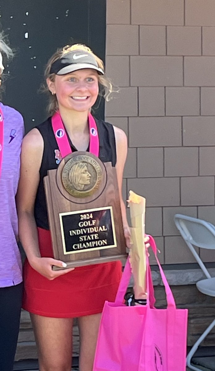 LMHS_Athletics's tweet photo. Congrats to Morgan Rupp on Back-to-Back State Individual Golf Championship! Shot a -5 and won by 3 strokes! Well Done!! ⁦@LinnMarGolf⁩ https://t.co/tRoVebJzXT