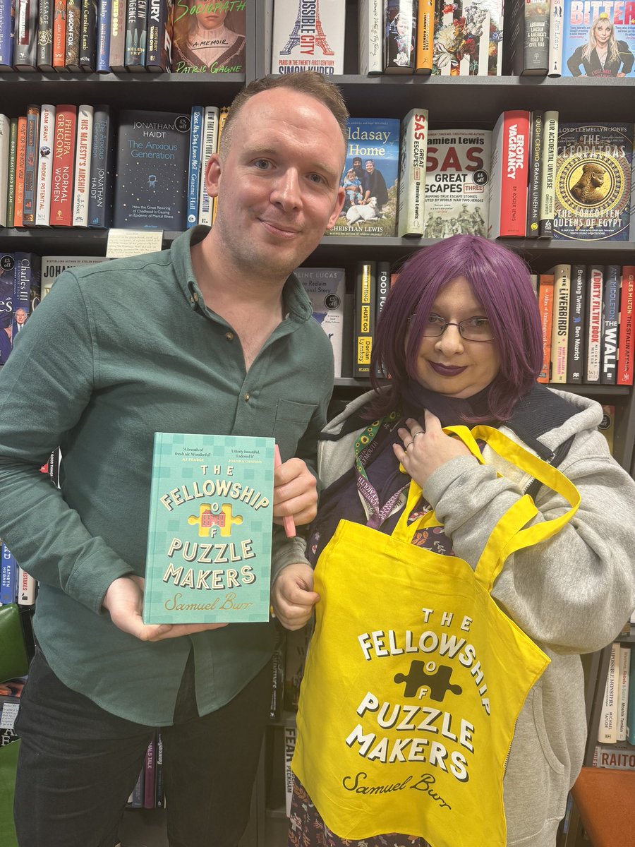 So lovely to meet you @samuelburr HUGE CONGRATULATIONS 🥂 on The Fellowship Of Puzzle 🧩 Makers. I adore this book & highly recommend, & the cover with the cut out 👌 I loved hearing about your journey. Wow what a debut 🙌 incredible thank you all @waterstonesyeo see you soon x