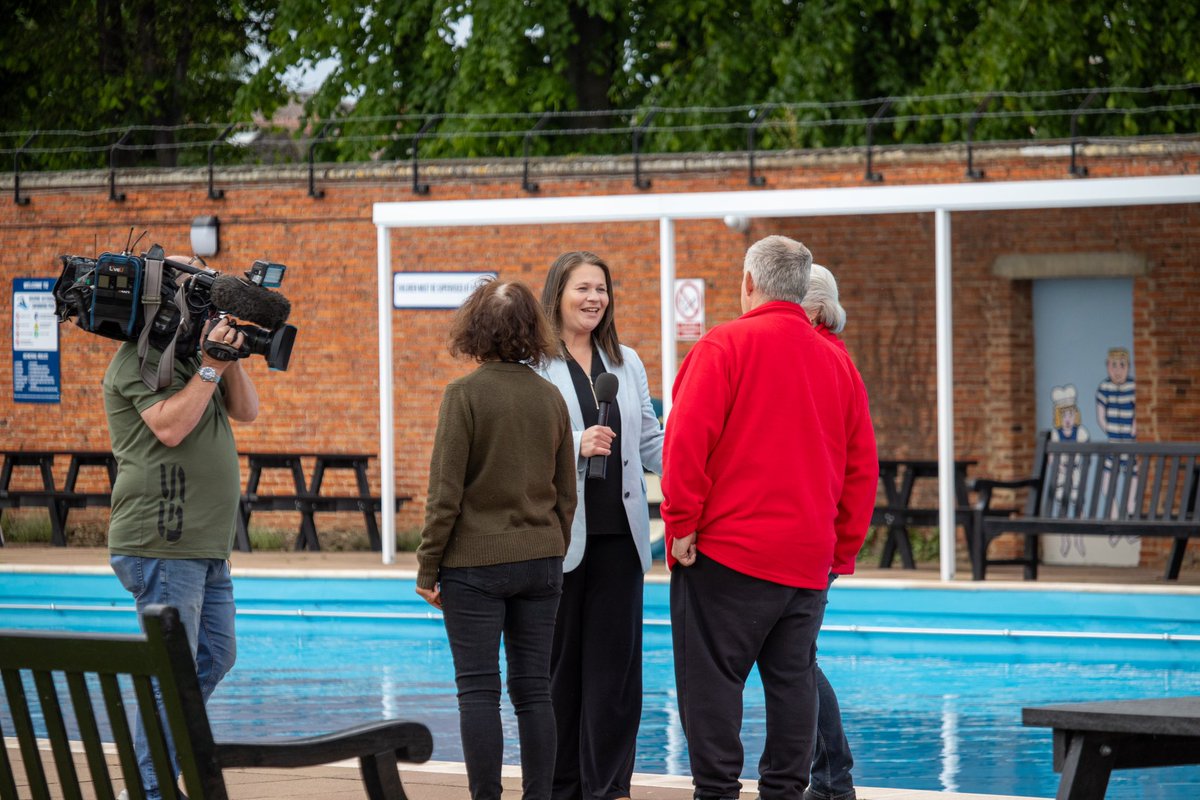 bournepool's tweet image. Well, what an exciting day we've had - a visit from Emma Wilkinson and camera team from ITV Calendar to find out all about our amazing pool, which was aired on this evenings Calendar news programme.  

Did you see us?