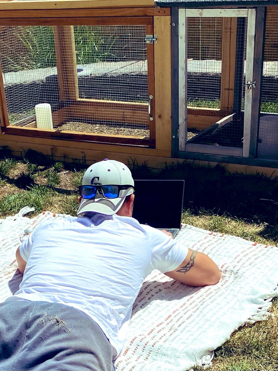 JasonMyer's tweet image. What keeps you from coding like this? #notacoder #hardwareguy #GrassButt