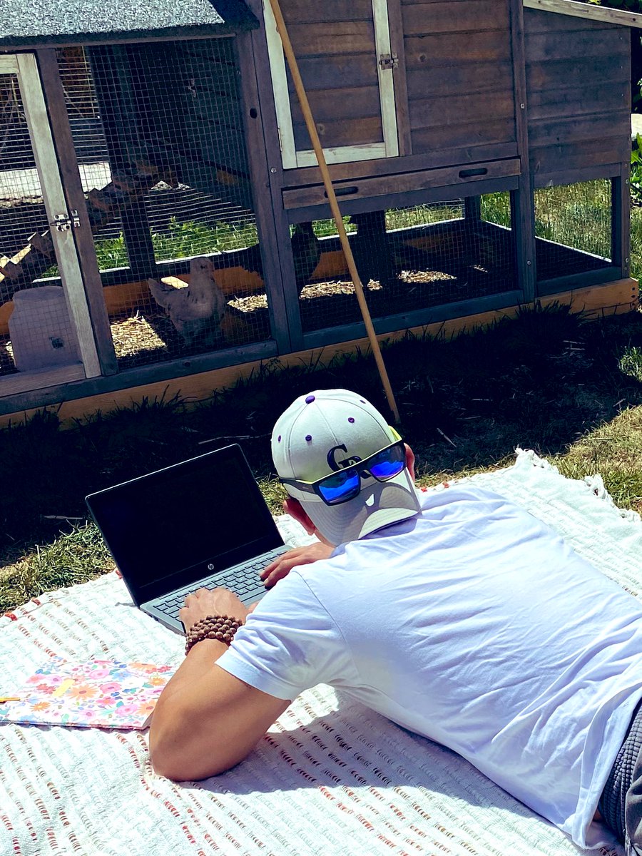 JasonMyer's tweet image. What keeps you from coding like this? #notacoder #hardwareguy #GrassButt