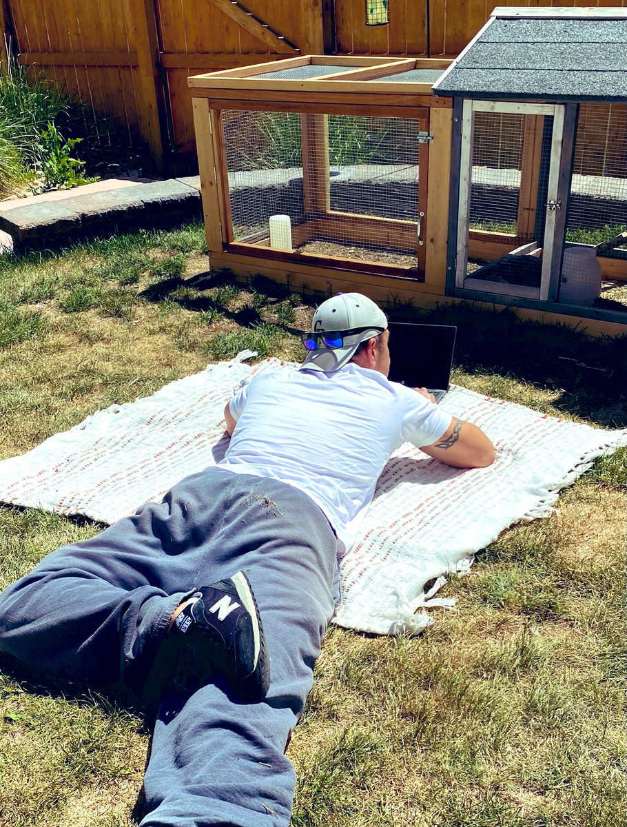 JasonMyer's tweet image. What keeps you from coding like this? #notacoder #hardwareguy #GrassButt