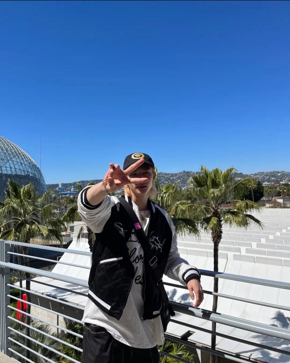 ⋅˚₊‧ ୨୧ roxana 🕊 ‧₊˚ ⋅ SAW SKZ AND ENHA 🤍✨ tweet media