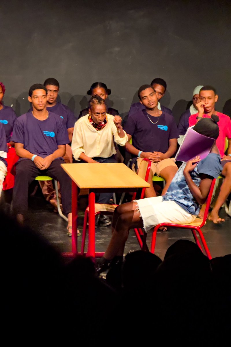 flrncrls's tweet photo. GORGÉE D’EAU, d’après Penda DIOUF, au lycée des Lumières de l’@ac_mayotte pour la 7e édition du festival de théâtre baobab : adolescence et enjeux environnementaux portés par les rayonnantes Mylène WAGRAM et Khadidja KOUYATE et toute la Cie La Phenomena. https://t.co/0lnP0REQw5