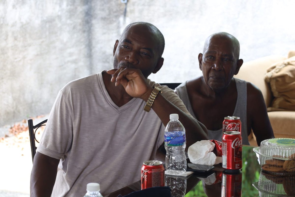 Hoy en Tela, me reuní con líderes de <a href="/planaponh/">Planaponh.org</a> Plataforma Nacional de Pobladores Negros de Honduras. Escuchar sus historias, entender sus desafíos y amenazas, y conocer de primera mano las necesidades de la población negra de nuestro país es fundamental para que el cambio sea