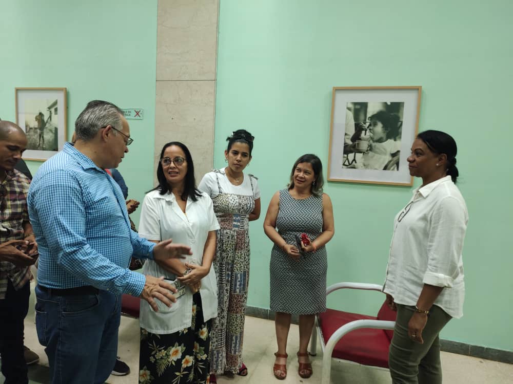 La Vice primera ministra, @InesMChapman visita el hogar materno infantil Leonor Pérez Cabrera, en el capitalino municipio de La Habana Vieja. #JuntosXCuba