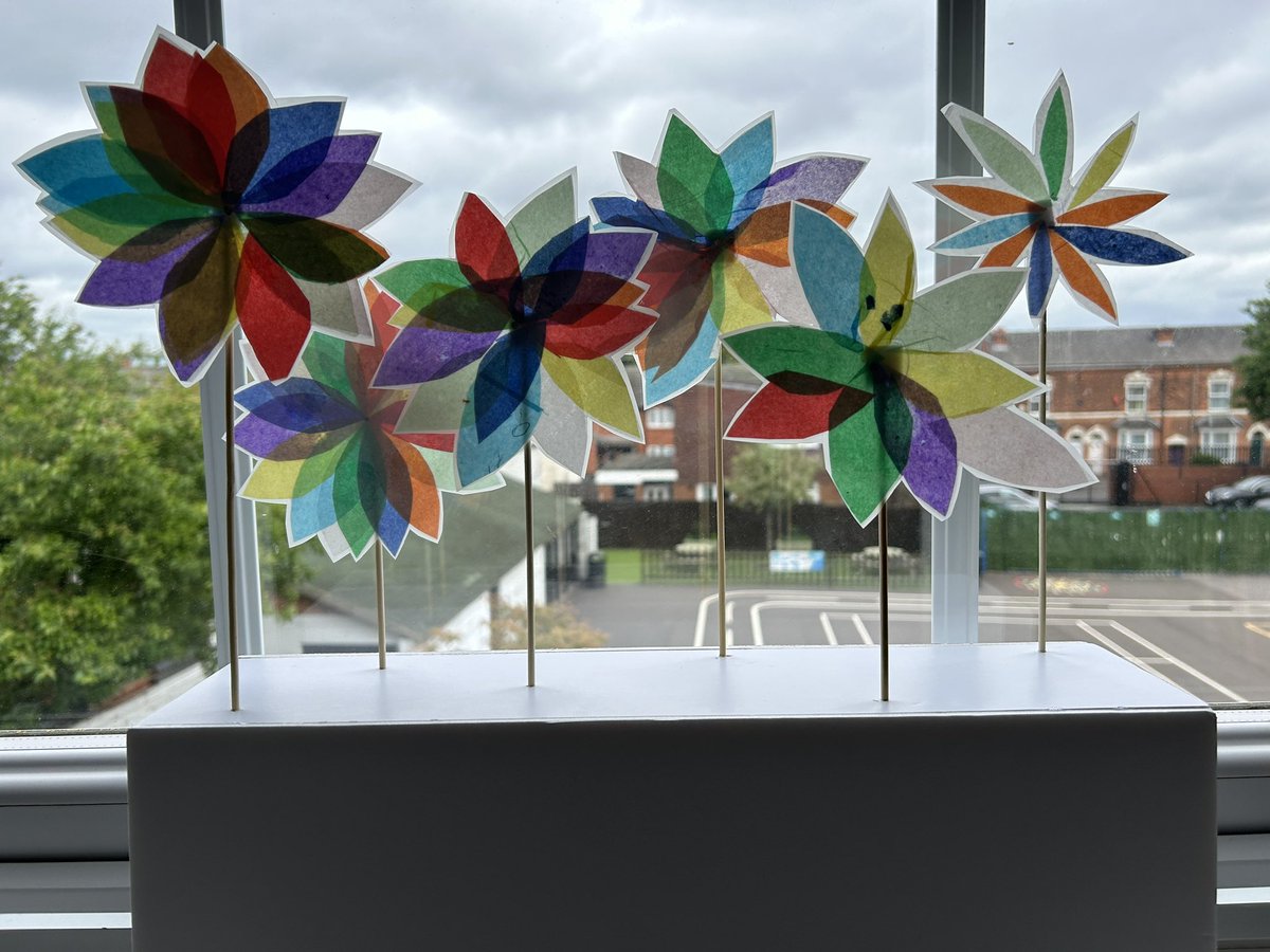 Reception children @NechellsAcademy have been using a range of different papers in order to create imagery that will allow light to pass through. The project has involved shape-making, colour-mixing and flower-growing!