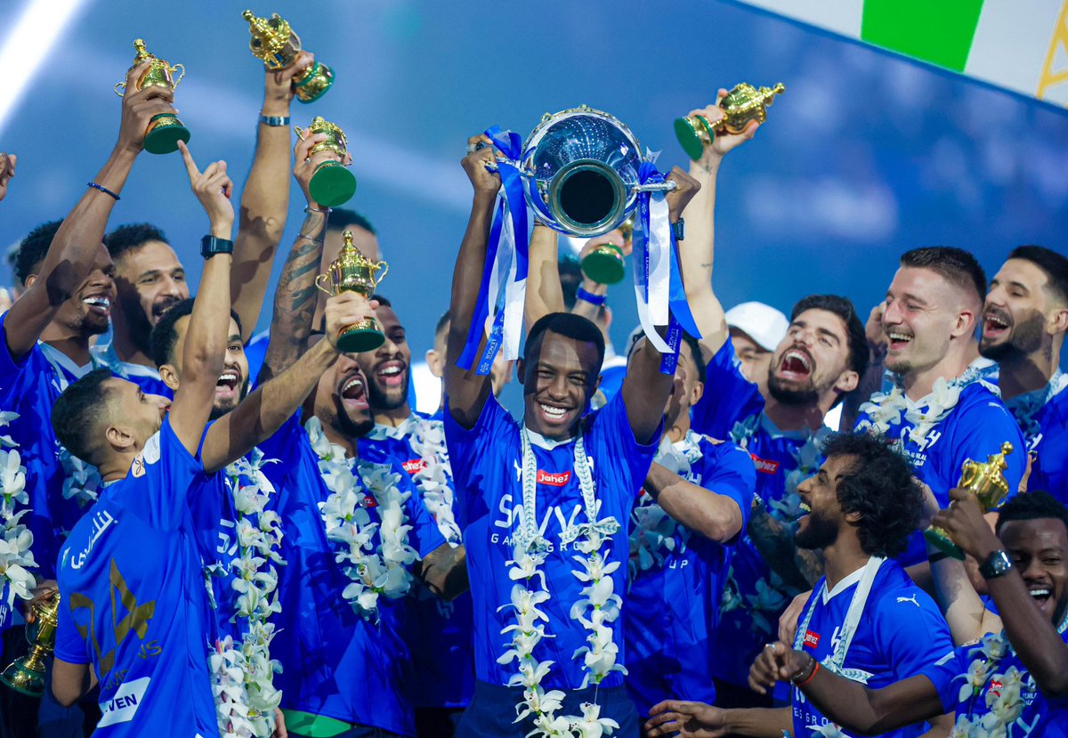Saudabdualhamed's tweet photo. .
أبطال الدوري الإستثنائي 🏆1️⃣9️⃣ 🏆
.
يوم جميل في المملكة أرينا مع جمهورنا العظيم .. الله يديم أفراحنا 🥇💙 https://t.co/1ti91RLFtG