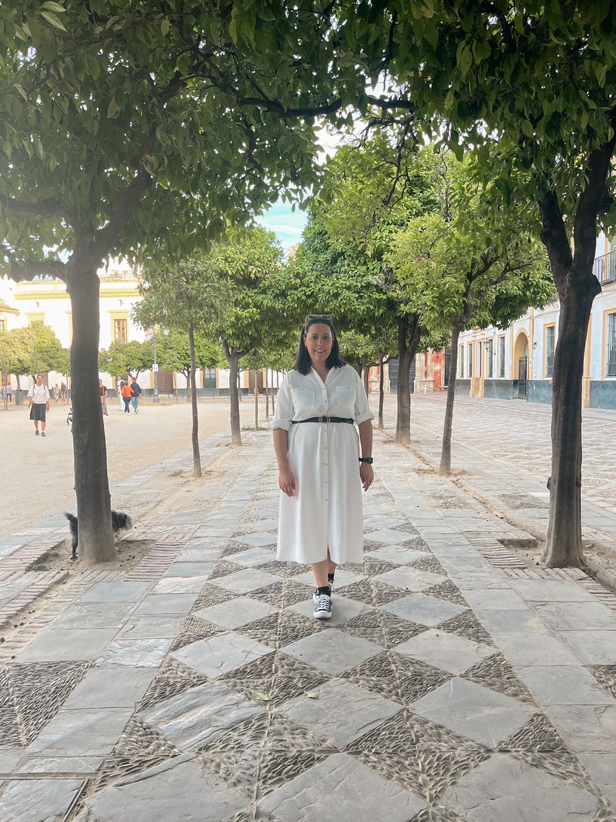 TaisIllan's tweet photo. centrarme en mí soñando, apreciando el paisaje a mi rumbo.
📍Sevilla [Mayo, 2024]

https://t.co/0yrOJMf1XP https://t.co/mA4G8QObdX