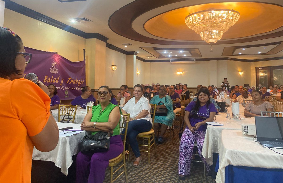 #Honduras 🇭🇳│En el marco del proyecto VLM, @CODEMUH1 y la Red Centroamericana en Solidaridad con las Trabajadoras de la Maquila (RedCAM), desarrollaron en la ciudad de San Pedro Sula el Foro: 'Mujeres, Salud y Trabajo', analizando desde la perspectiva feminista los derechos