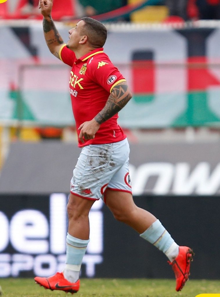 🇦🇷 Los números de Emiliano Vecchio en el triunfo de <a href="/UEoficial/">Unión Española</a>: 

⚽️ 1 gol
🎯 2 tiros / 1 al arco
👟 80% pases precisos
🔑 5 pases clave
💨 3/4 regates comp.
📈 8.3 Nota Sofascore