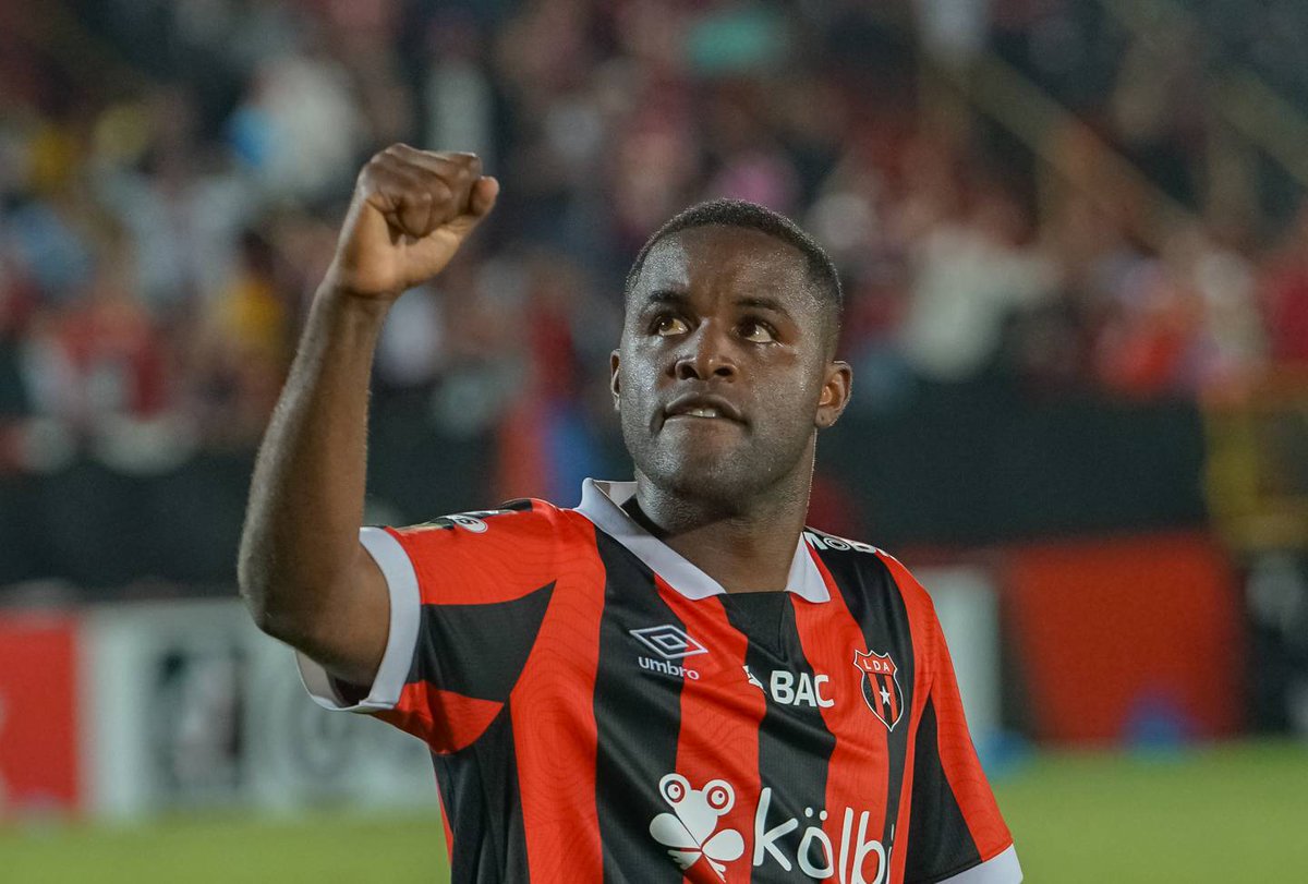 Que ganas de que sea domingo

Van a salir cogidos de su propia casa los esquizofrenicos aquellos 🦁🖤❤️