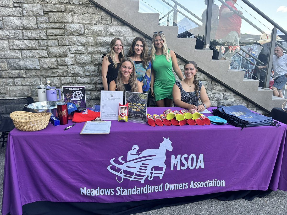 TheMSOA's tweet photo. Happy Friday everyone! Stop by the MSOA booth as we will have a lot going on today. We are kicking off night racing with the food Pittsburgh Food Truck Festival and wiener dog races. Post time is 5:10pm. #harnessracing #betthemeadows https://t.co/EuTCRxeuqu
