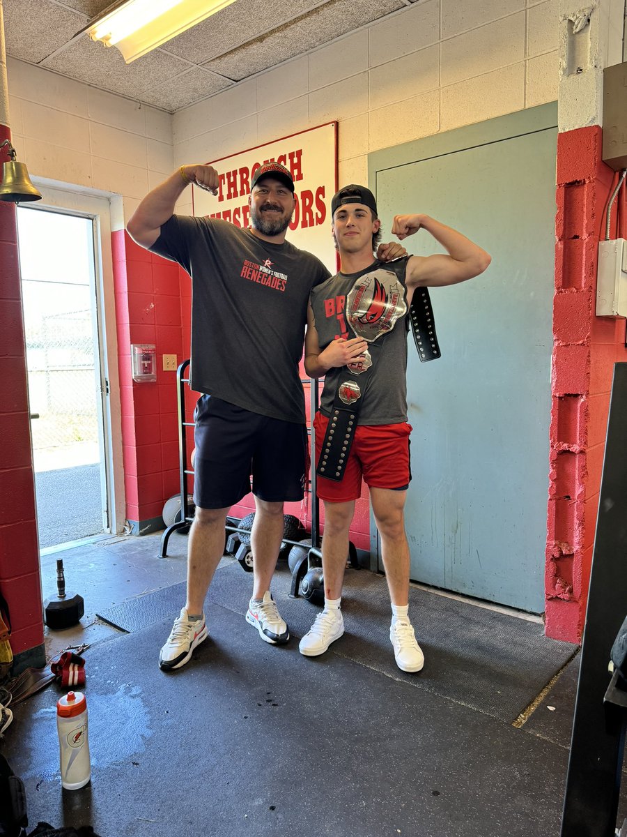 RED HAWK LIFTER OF THE WEEK!!!! 

<a href="/KyleCoffin__/">Kyle Coffin</a> 

#DUDE #FAMILY