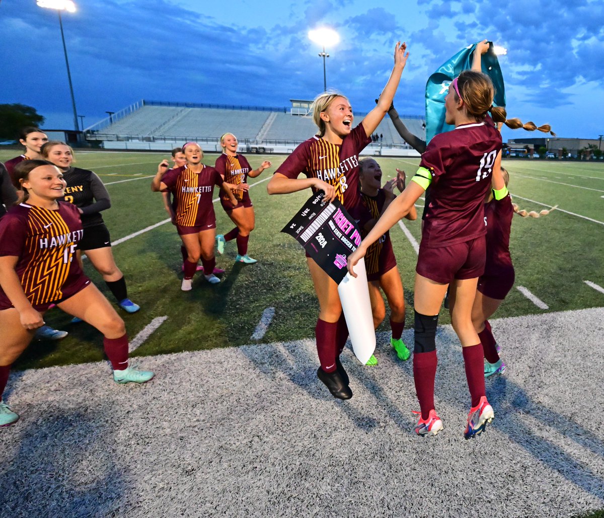 . @Hawkette_Soccer tops Dowling Catholic to advance to next week's state tournament: ankenyfanatic.com/2024/05/24/haw…