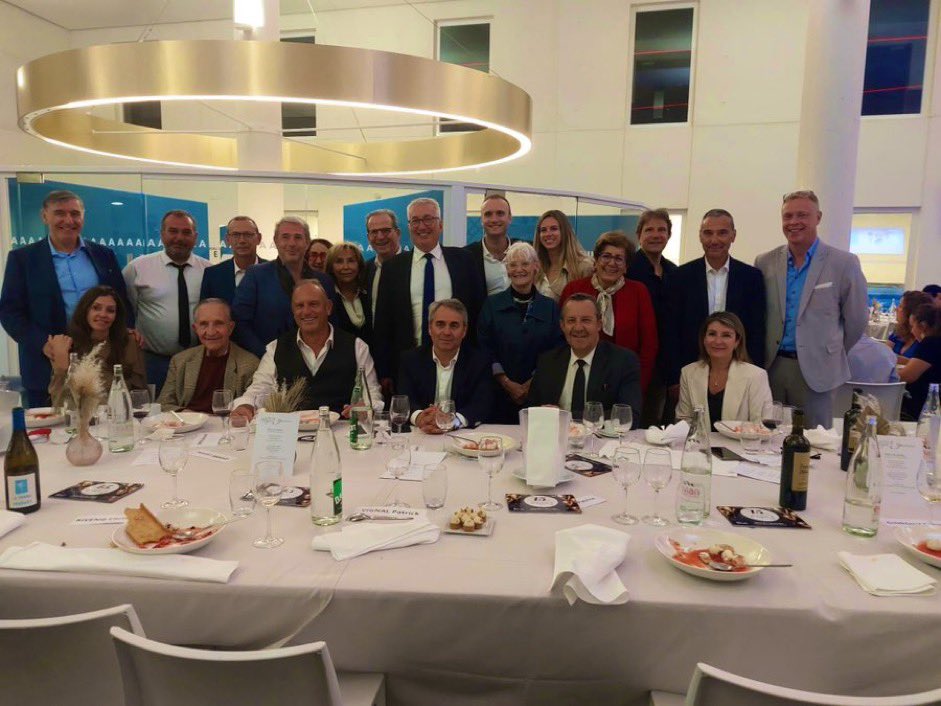 Vincent legroux (@legrouxvincent) on Twitter photo .<a href="/xavierbertrand/">Xavier Bertrand</a> était hier au #CercleMozart de #Montpellier à la Clinique Saint Jean.
Bientôt la synthèse de cette rencontre instructive, chaleureuse et marquante <a href="/NousFrance_fr/">Nous France</a>
<a href="/LamineGharbi34/">Lamine Gharbi</a> <a href="/JeanMarcMAILLOT/">Jean-Marc MAILLOT</a> .<a href="/xavierbertrand/">Xavier Bertrand</a> était hier au #CercleMozart de #Montpellier à la Clinique Saint Jean.
Bientôt la synthèse de cette rencontre instructive, chaleureuse et marquante <a href="/NousFrance_fr/">Nous France</a>
<a href="/LamineGharbi34/">Lamine Gharbi</a> <a href="/JeanMarcMAILLOT/">Jean-Marc MAILLOT</a>