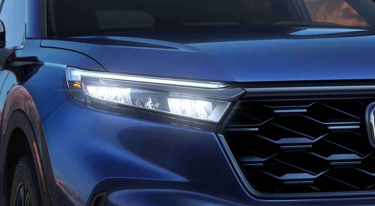Check out the CR-V's low beam headlights that provide a distinctive look and bright illumination.💡 
🔗 bit.ly/43UBW7u
.
.
.
#hondauniverse #honda #hondausa #lakewoodnj #carshopping