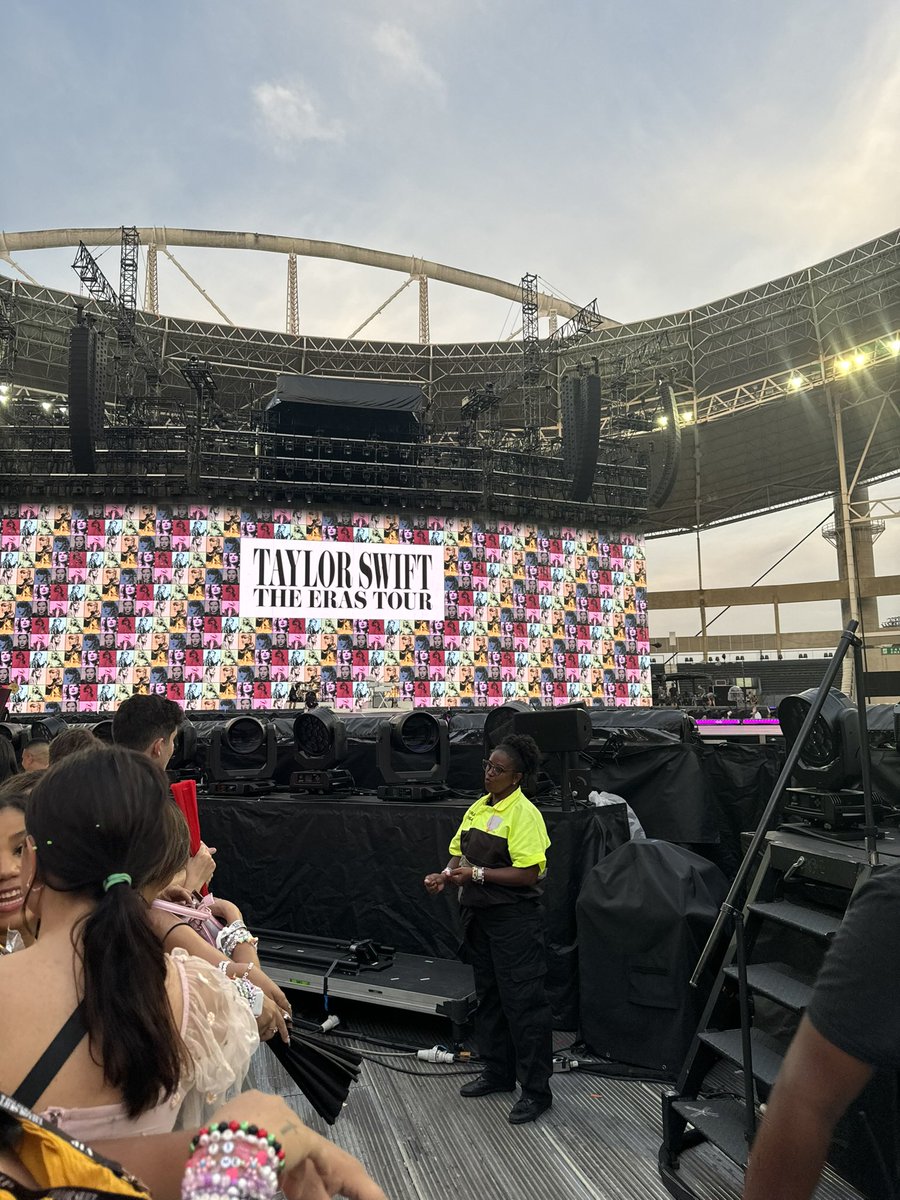 Digão Roque (@digaoroque) on Twitter photo CONSEGUI A GRADE PARA VER A RAPARIGA! <a href="/taylorswift13/">Taylor Swift</a> <a href="/taylornation13/">Taylor Nation</a> #TSTheErasTour
#LisbonTStheErasTour CONSEGUI A GRADE PARA VER A RAPARIGA! <a href="/taylorswift13/">Taylor Swift</a> <a href="/taylornation13/">Taylor Nation</a> #TSTheErasTour
#LisbonTStheErasTour
