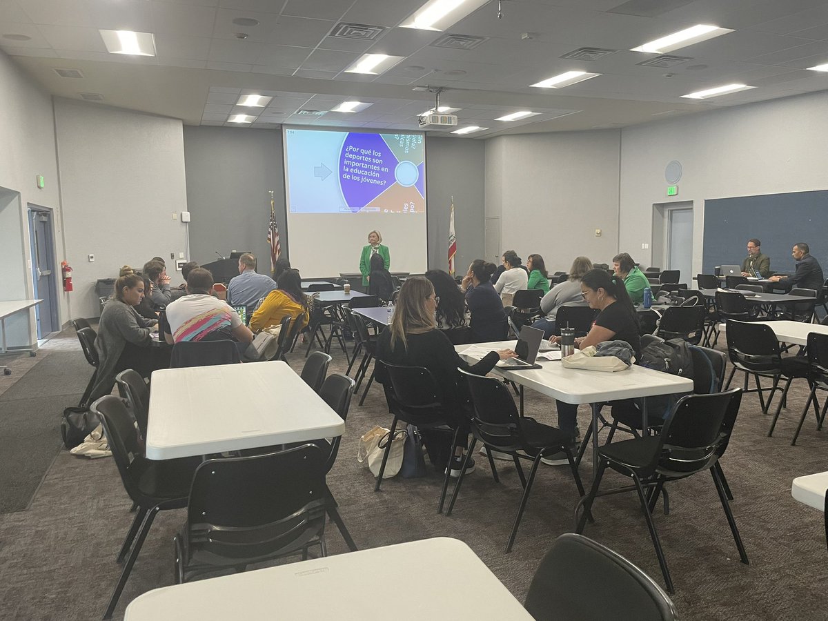 World Languages - SDCOE (@worldlangsdcoe) on Twitter photo Aprendeniendo de nuestra colega, Inés García Sal, de la Oficina de Educación del Consulado Gen de España en LA <a href="/SpainEdOffice/">Spain Edu Office USA</a> en el taller titulado 'Estrategias Comunicativas para Introducir Contenido Cultural en el Aula de Lenguas del Mundo'. #SDbiliteracy <a href="/SanDiegoCOE/">San Diego County Office of Education</a> Aprendeniendo de nuestra colega, Inés García Sal, de la Oficina de Educación del Consulado Gen de España en LA <a href="/SpainEdOffice/">Spain Edu Office USA</a> en el taller titulado 'Estrategias Comunicativas para Introducir Contenido Cultural en el Aula de Lenguas del Mundo'. #SDbiliteracy <a href="/SanDiegoCOE/">San Diego County Office of Education</a>