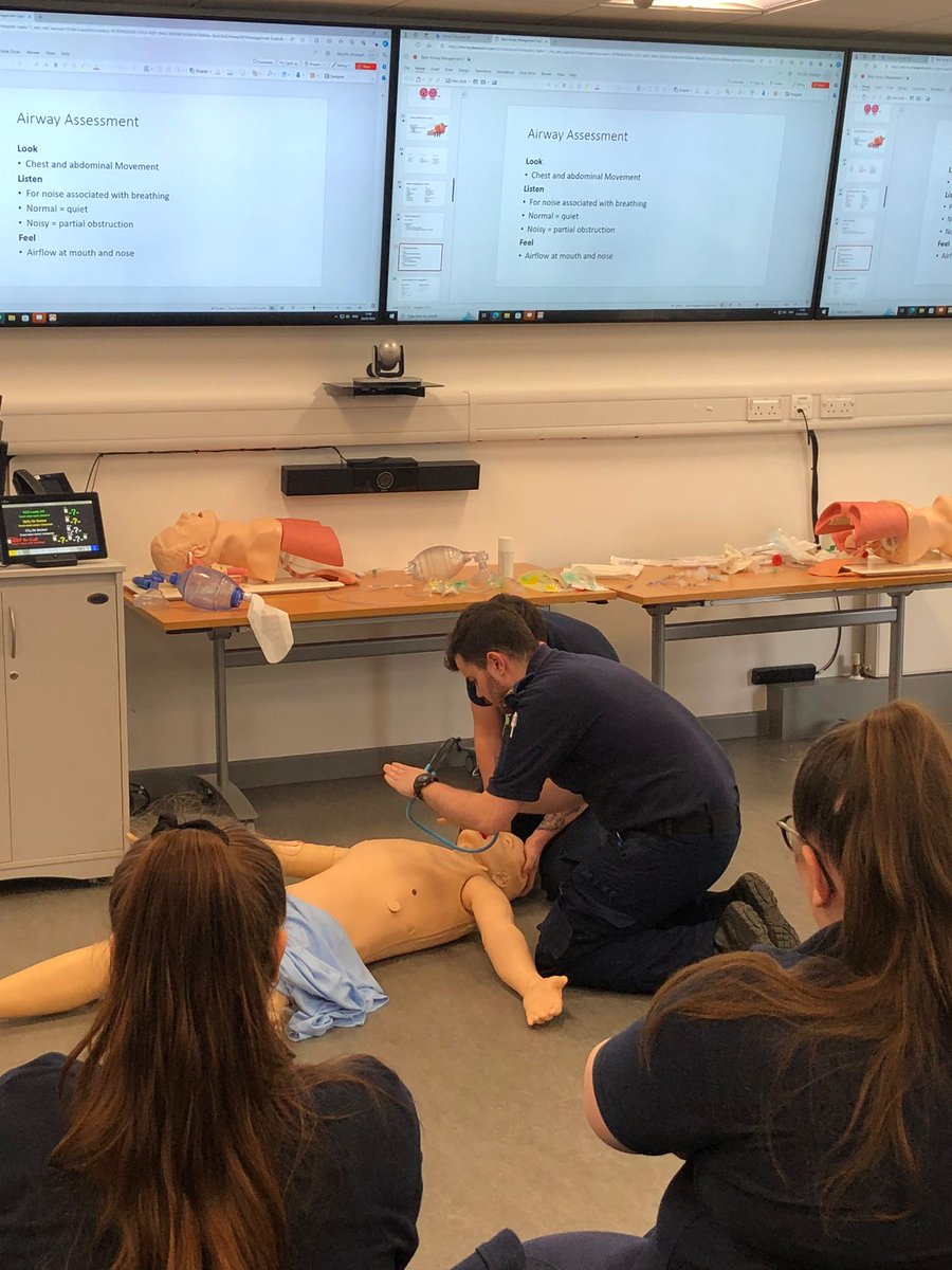 Last day on the paramedic Simulated placement @SouthTees. Thank you to Dr Christopher Taylor and his team of Anaesthetists, who provided this session on airway management. What an amazing week 🥰.