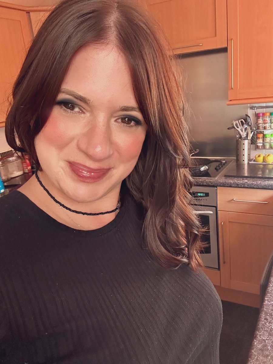 Laura tweet media