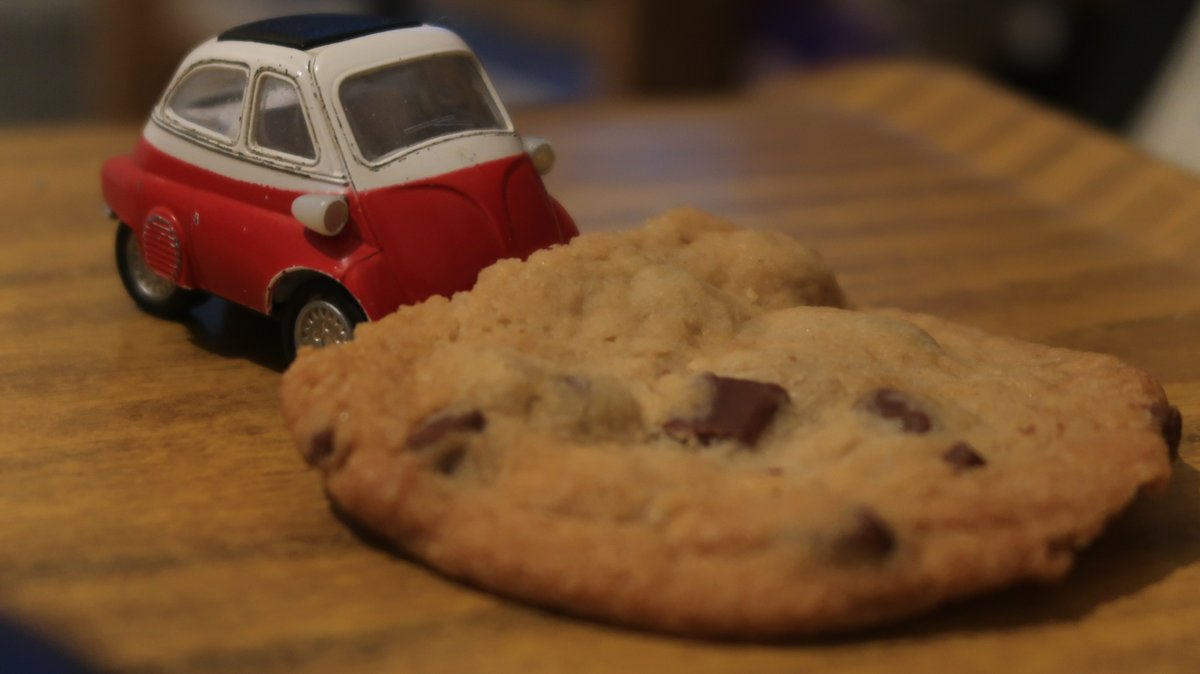 hehe... i have found a BIIIIIIIIG cookie today - anyone want some? 😄🚗