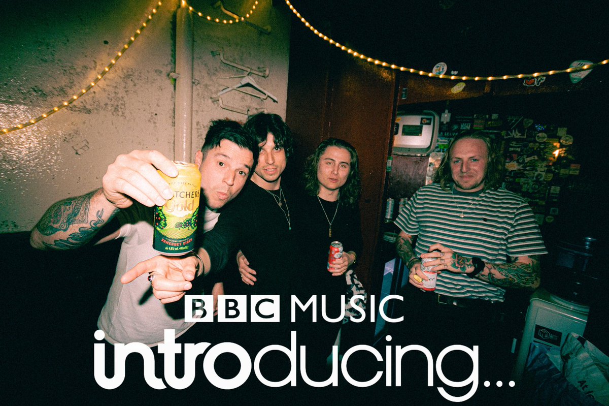 Big up @threlfalljames for giving ‘I Feel Alive’ a spin last night on @bbcintroducing 🙌 Listen back on @BBCSounds from 0:36:50 📻 bbc.co.uk/sounds/play/p0… 📸 Max Harris @BBCBristol | @BBCWiltshire | @BBCGlos | @bubblebrain_jsy | @TheSongbird_HQ