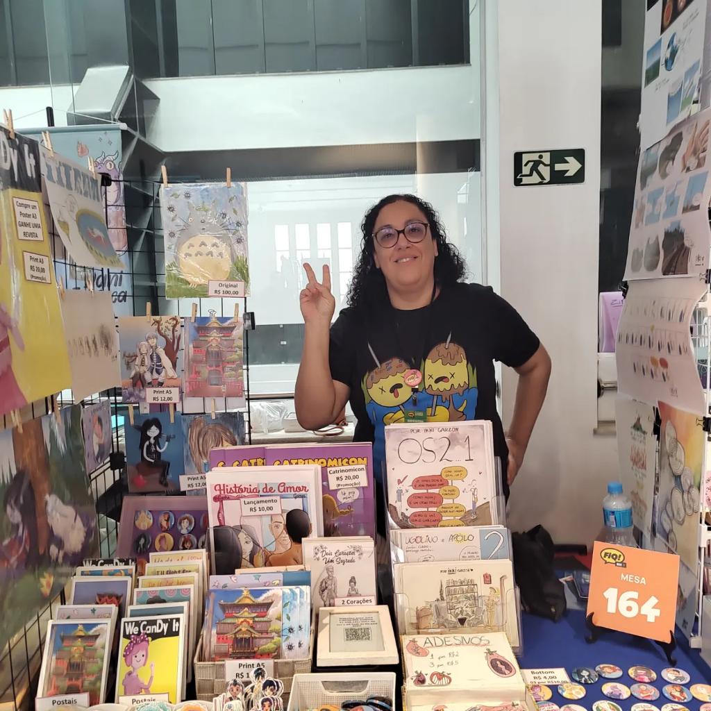 crimsonmark's tweet photo. Eu e a ikkitirinhas  no @FIQBH Venha visitar a gente na mesa 164 https://t.co/qNbQwvQaf6