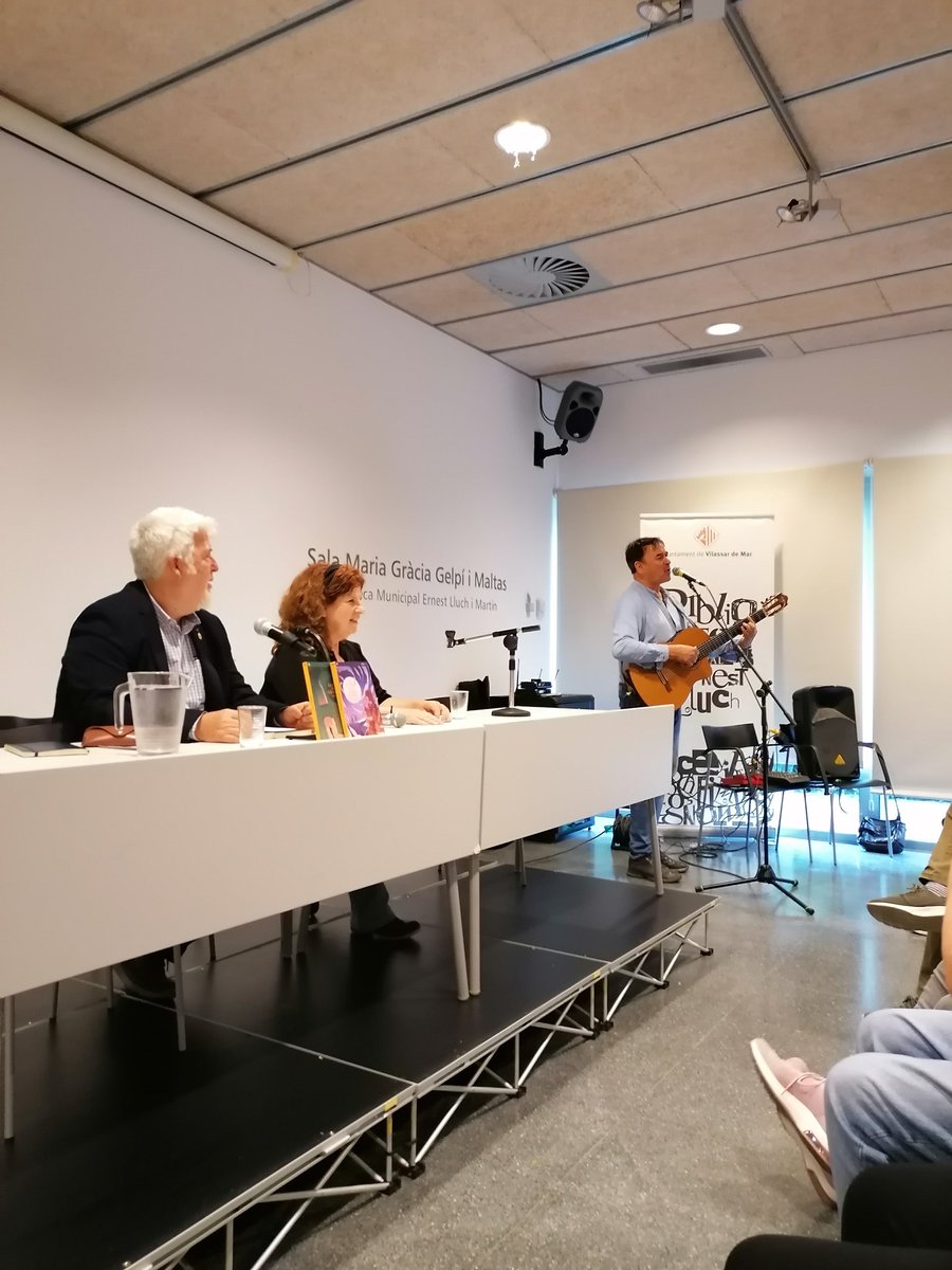 Llibreria Índex (@llibreriaindex) on Twitter photo Ara mateix acaba de començar la presentació de #elsecretdelallunaplena <a href="/ImmaRomeu/">Imma Romeu</a> editat per <a href="/volianacat/">Voliana Edicions</a> a la @Biblioteca_VdM amb la participació de <a href="/enricnedd/">SANT PAU RHUM BAND</a> Ara mateix acaba de començar la presentació de #elsecretdelallunaplena <a href="/ImmaRomeu/">Imma Romeu</a> editat per <a href="/volianacat/">Voliana Edicions</a> a la @Biblioteca_VdM amb la participació de <a href="/enricnedd/">SANT PAU RHUM BAND</a>