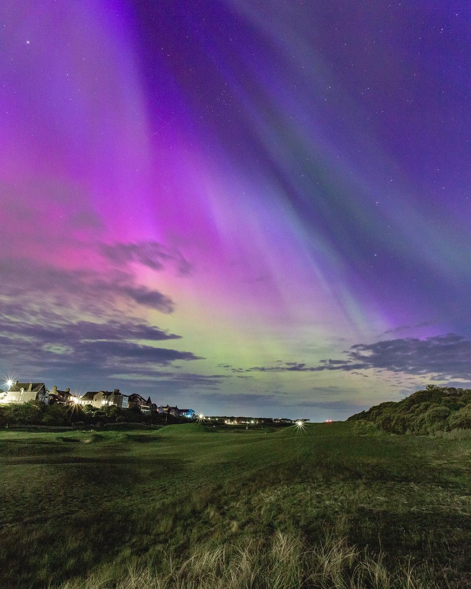 Experience the magic of Moray Golf Club! 🌌✨ #SpiritOfGolf #MoraySpeysideGolf 

Did you know the northern lights can often be seen from Moray Golf Course? 

Plan your visit now 👇
morayspeysidegolf.com

📌 - Moray Golf Club, Moray Speyside
📷 - markjulie2013 (IG)