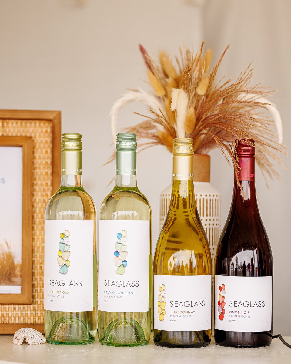 Hangoutfest's tweet photo. Still have the sun, sand and @SEAGLASSWines on our minds. https://t.co/RtjWJKykuD