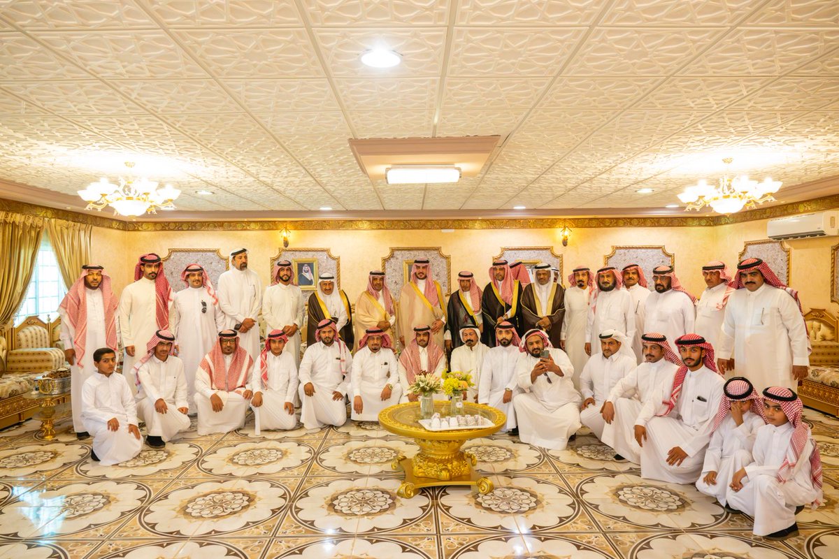guryatnws's tweet photo. زيارة صاحب السمو الملكي الامير فيصل بن نواف بن عبدالعزيز  امير منطقة الجوف
للشيخ محمد بن احمد الوديعه 
شيخ #السرحان بقارا الجوف
 في ديوان الوديعه يوم امس https://t.co/JJmMlvvhDw