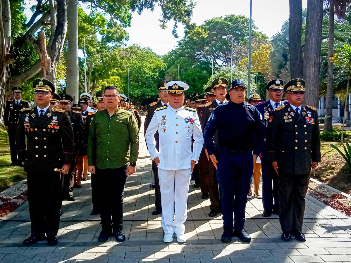 sucregobierno_b's tweet photo. Autoridades regionales y alto mando militar se unieron para conmemorar la gesta heroica de la Batalla de Pichincha en Sucre.

#VerdadDePueblo https://t.co/wsPZutcHSu