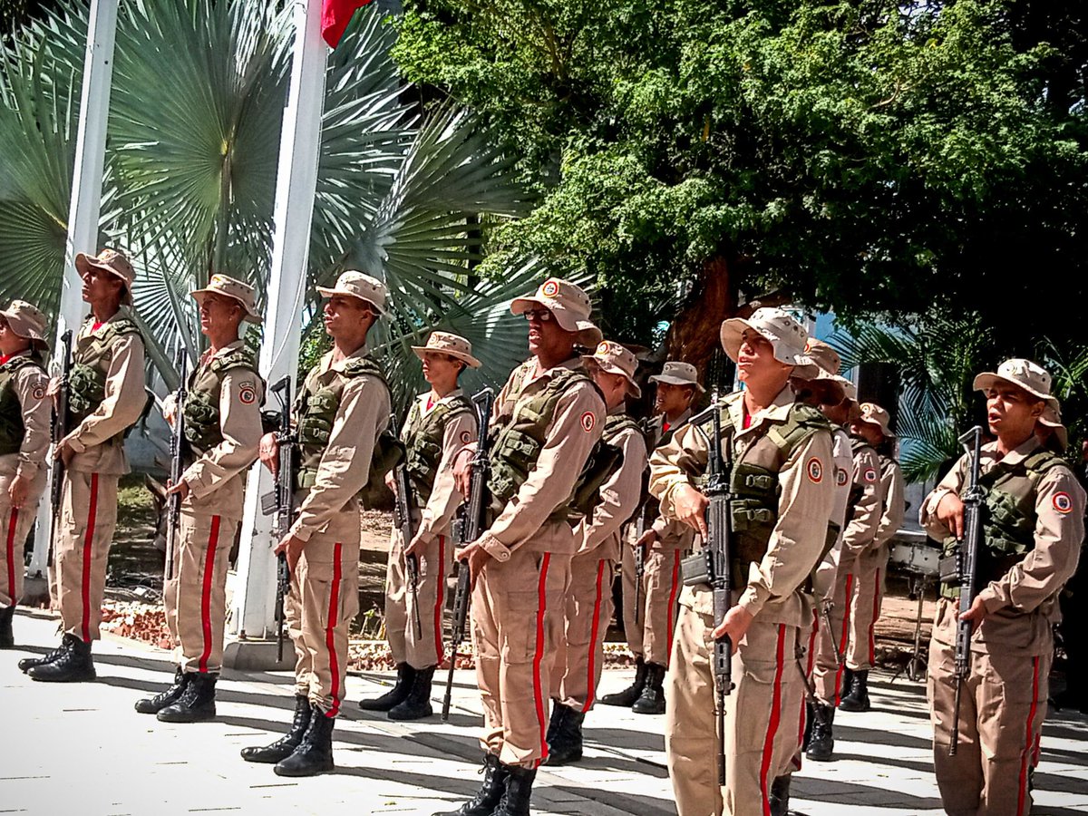 sucregobierno_b's tweet photo. Autoridades regionales y alto mando militar se unieron para conmemorar la gesta heroica de la Batalla de Pichincha en Sucre.

#VerdadDePueblo https://t.co/wsPZutcHSu