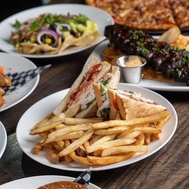 TGIF at Tap25, stop by for a bite and enjoy 50 % off all main menu items! Available daily from 2 pm- 5 pm. 18+ #yeg #edmonton #alberta #yegwings #tap25 #rivercree