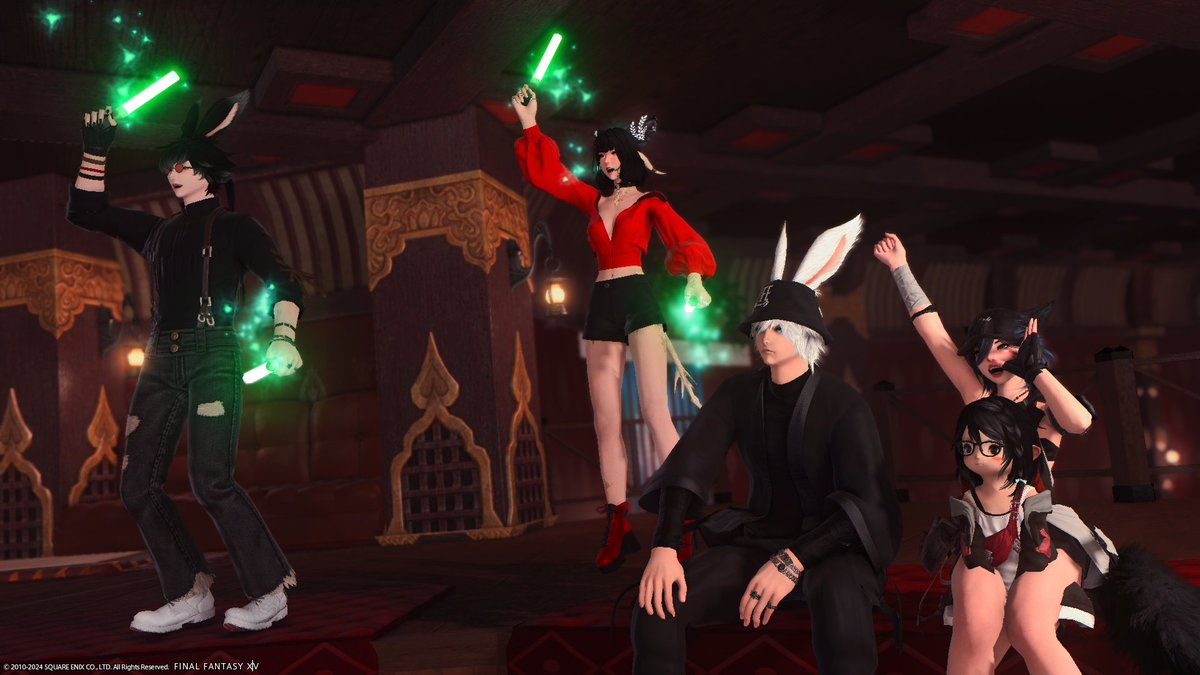 Whew! Never sang in a karaoke venue before but that was so much fun! Forgor to take more pictures 'coz everyone was just so heavenly I got mega distracted hngggh

Thanks for having us! #PeaksPub