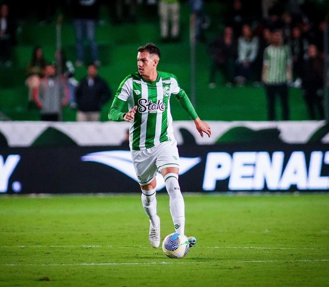 Direção do Juventude descarta ter recebido proposta por Zé Marcos. Por enquanto, alviverde não tem nenhuma sinalização sobre saída do atleta. Zagueiro tem contrato com o clube até o fim de 2024. 🗞️ @brunommucke