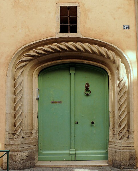 Hôtel de Bar à #Montauban (#TarnEtGaronne) L'hôtel fut édifié à partir d'éléments appartenant à l'ancien château comtal devenu le siège du sénéchal. A l'origine, c'était un vaste bâtiment, démantelé en 1229 apr... Suite 👉 monumentum.fr/monument-histo… #Patrimoine #MonumentHistorique