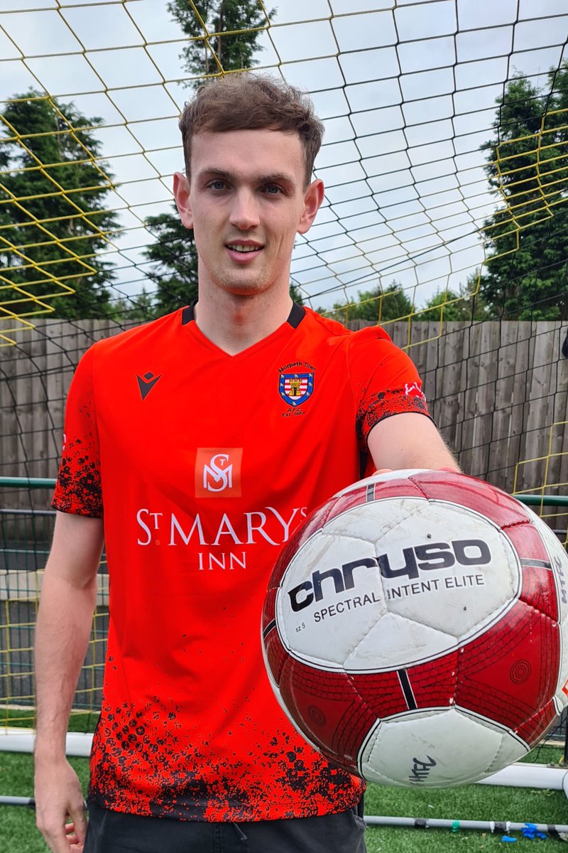 MorpethTownAFC's tweet photo. ✍️ 𝐋𝐚𝐧𝐠𝐥𝐞𝐲 𝐥𝐚𝐧𝐝𝐬!

Morpeth Town is delighted to announce the signing of 6 ft 7" goalkeeper Dan Langley.

The stopper was most recently at Scunthorpe and had a spell at Blyth while on loan from Oldham, after being with Newcastle United U23s.

Welcome, Dan!

#UpthePeth https://t.co/kyajMTYNHe