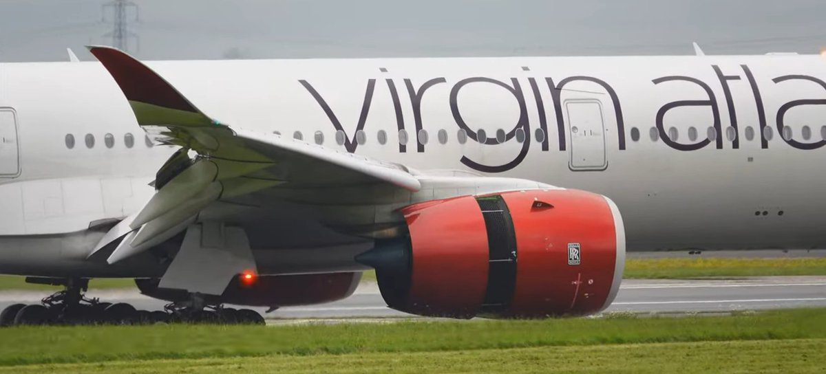 @VirginAtlantic @Airbus #A350 'Lady Emmeline' butter landing with lots of spray 🔥