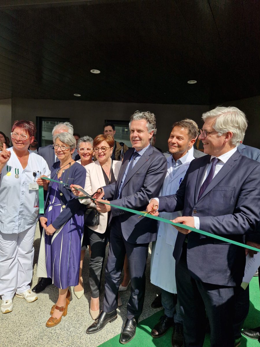 [Terre et Maine]

Retour sur la visite de <a href="/ChristopheBechu/">Christophe Béchu</a>, ministre de la Transition écologique et de la Cohésion des territoires et de  <a href="/fredvalletoux/">Frédéric Valletoux</a> , ministre délégué chargé de la Santé et de la Prévention, ce 24 mai au CHU Angers pour l’inauguration du bât. Terre et Maine.