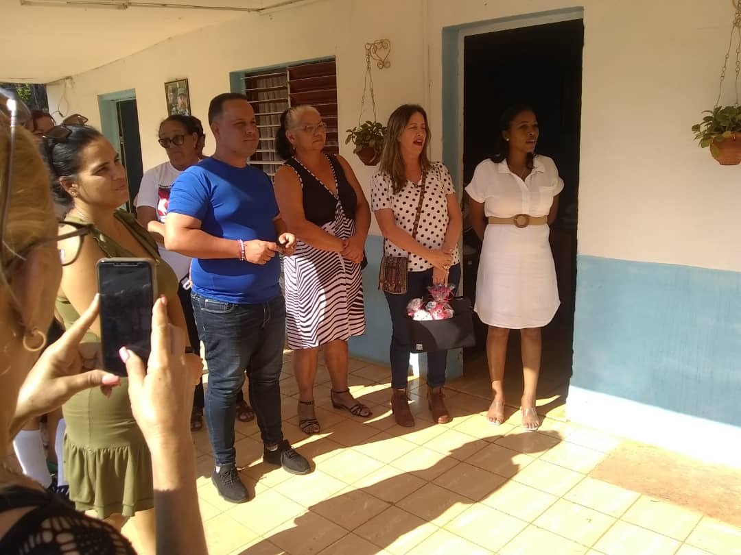 Apreciar la formación de futuros educadores, estuvo en los objetivos de la Ministra de Educación, Naima Trujillo Barreto, al visitar la Escuela Pedagógica El Titán de Bronce, en Bejucal.

#VisitaGubernamental #Bejucal 
#educacionprimaria #futuroseducadores 
#JuntosPorMayabeque