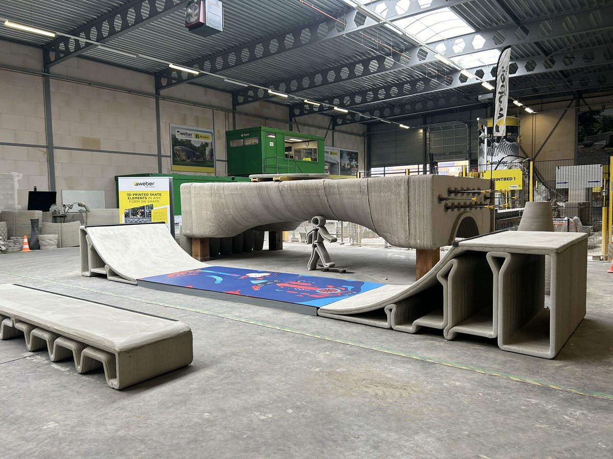 [#MondayInnovation] 🛹On the occasion of #Paris2024, a skatepark made with 3D concrete printing is coming soon at the foot of the #SaintGobain Tower! 🦾This feat was achieved by the #saintgobain #Weber #Beamix teams. 😜See you in July to test it in real life!