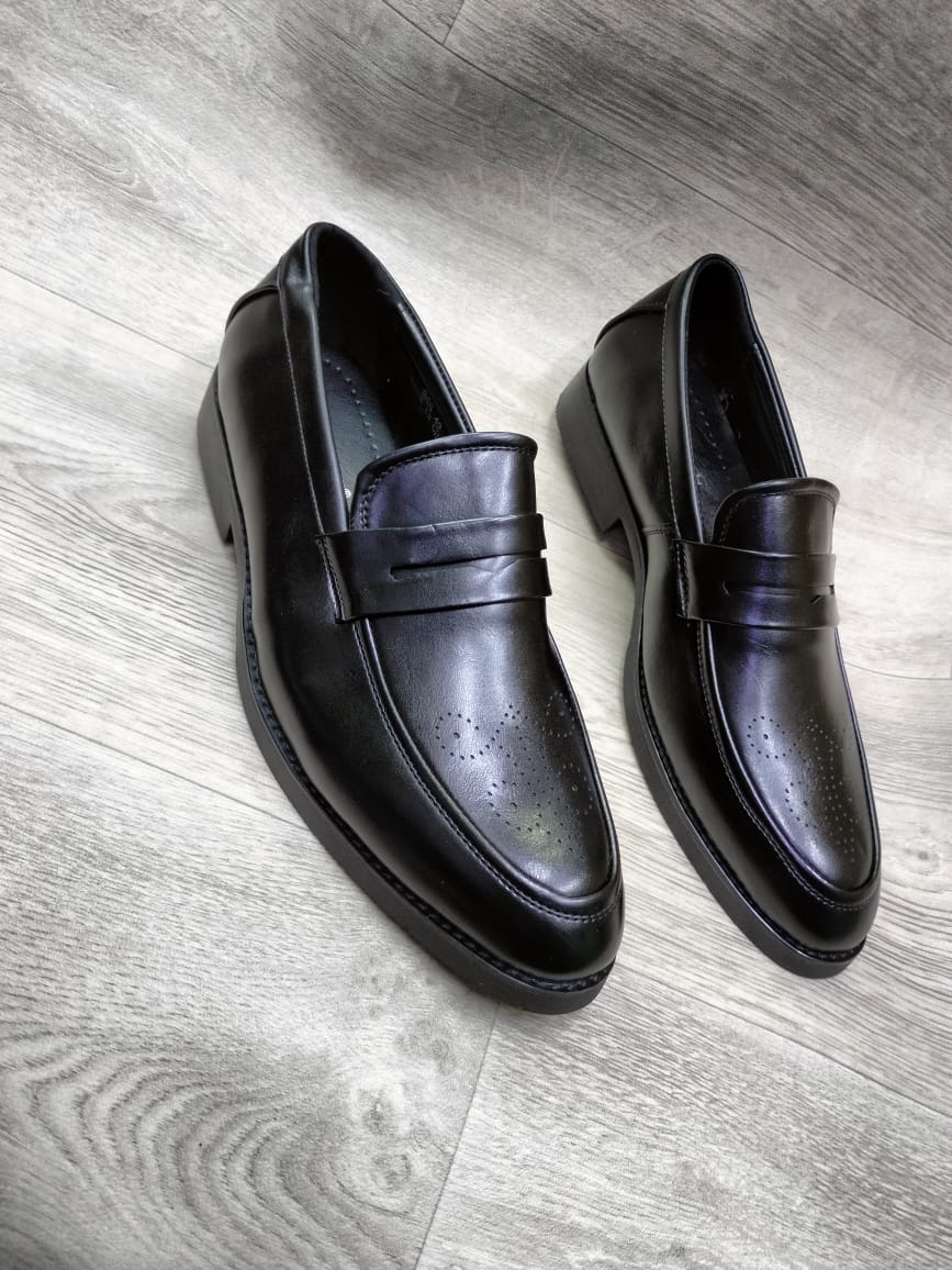 Pure leather officials now available from Size 39-45 At Ksh 3800 Grab one today💯 📞/ whatsapp 0703264421 and join our Whatsapp community for more updates chat.whatsapp.com/G4o6sjIhmCJ3xA… Nairobi Miraa Scripted Butita Scripted Rigathi Gachagua Mama MaBoys Ayub Abdikadir