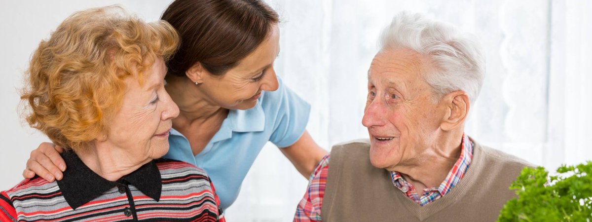 Veel kwetsbare #ouderen ervaren problemen met kauwen en slikken, voedingsinname en mondgezondheid en -verzorging. In de post-hbo cursus Slikproblemen, ondervoeding en mondgezondheid bij ouderen leer je deze problemen te signaleren. 
📅 4 okt '24
👉 han.nl/opleidingen/po…
#LLO