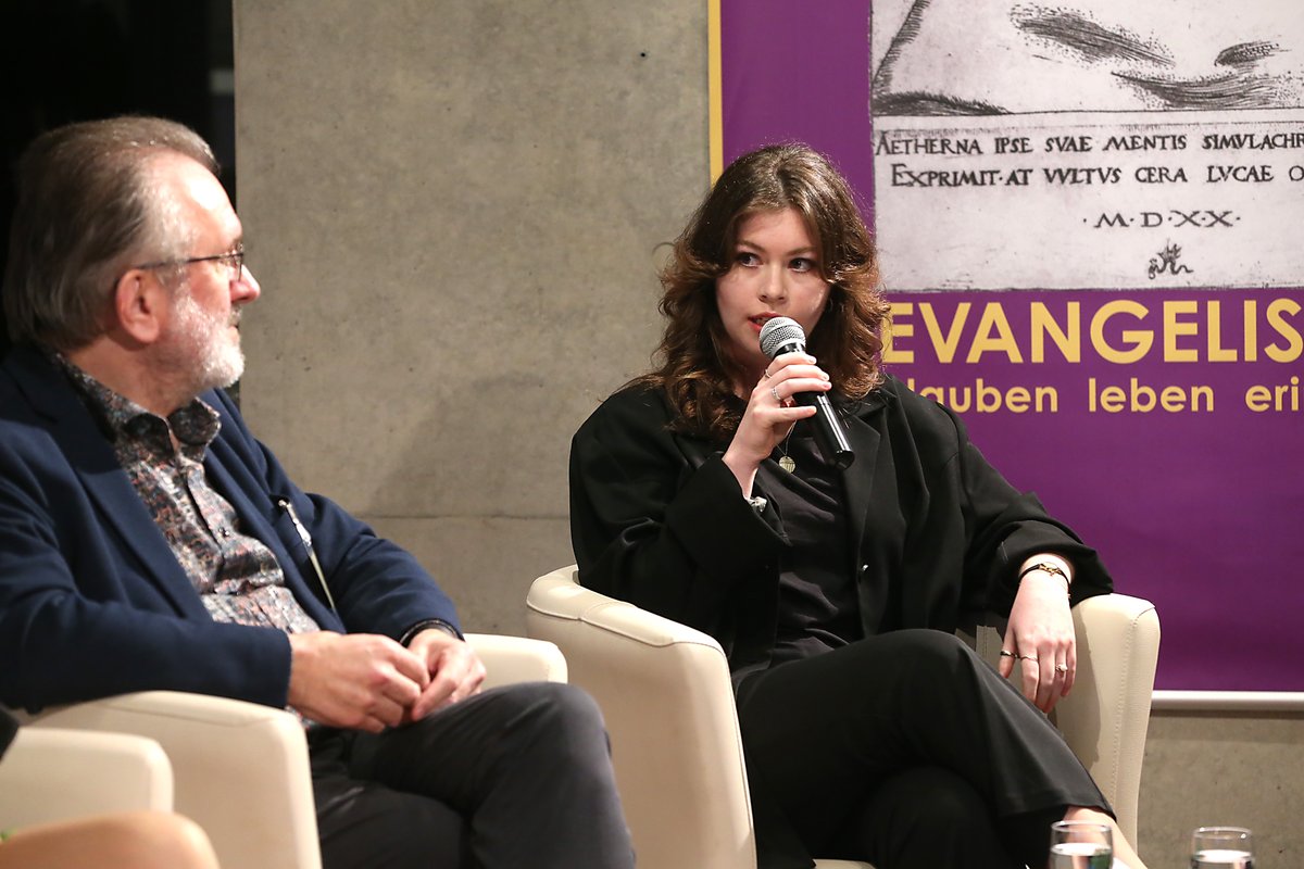 Valerie Schmid tweet media